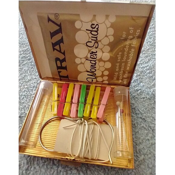 1950s Travel Launderette Wonder Suds Blue Rhinestone Studded Gold Tone Compact - Picture 6 of 16